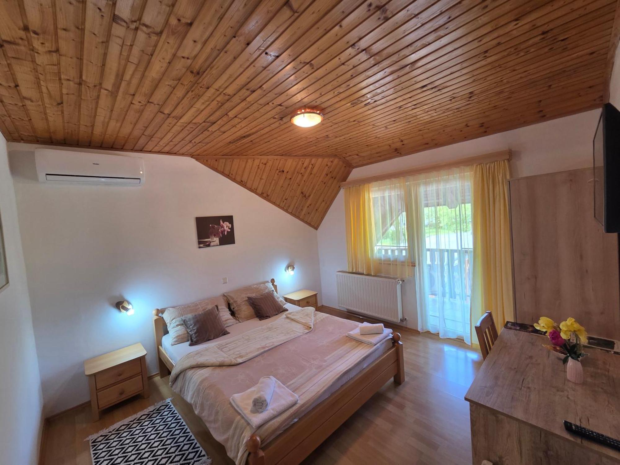 Apartman & Sobe Orhideja Smoljanac Exterior foto