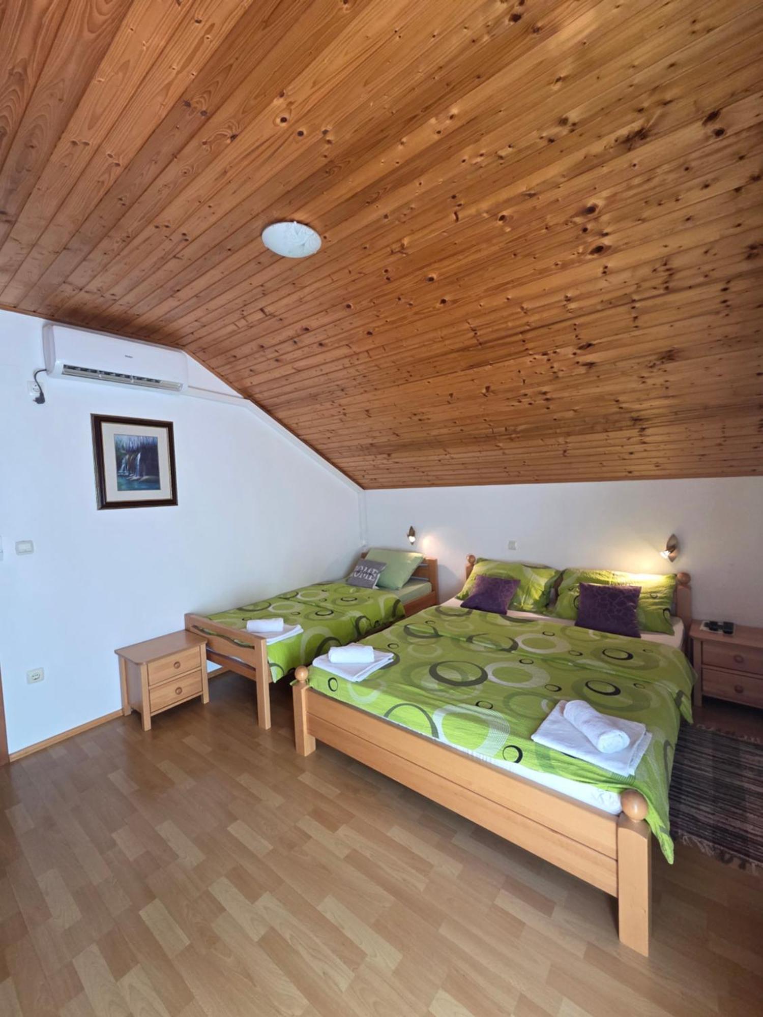 Apartman & Sobe Orhideja Smoljanac Exterior foto