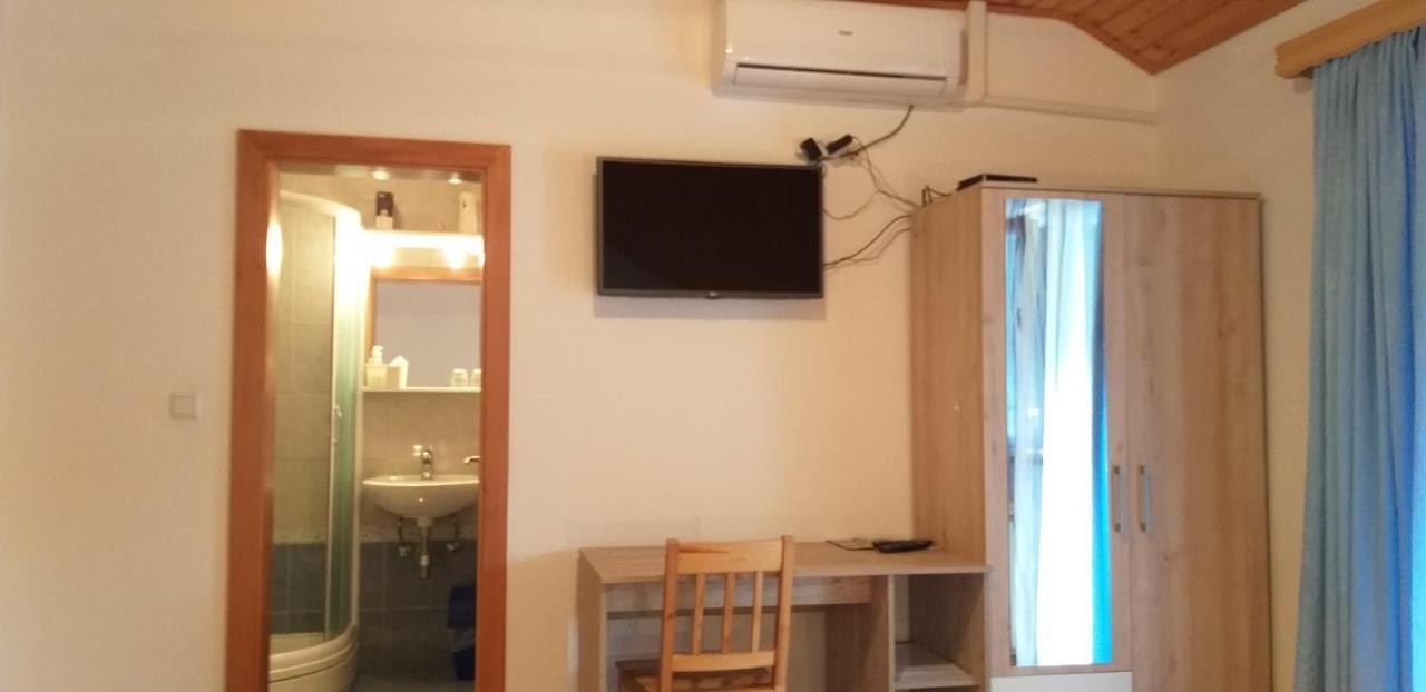 Apartman & Sobe Orhideja Smoljanac Exterior foto