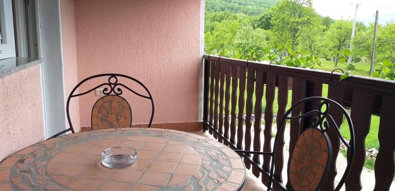 Apartman & Sobe Orhideja Smoljanac Exterior foto