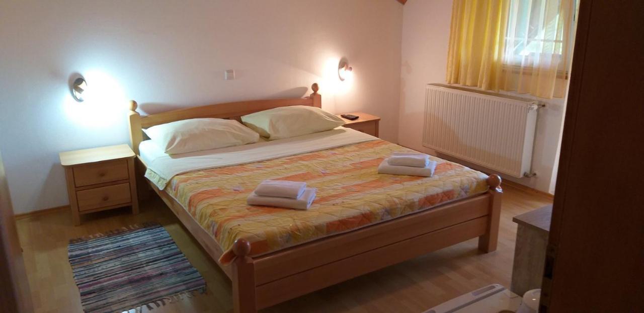 Apartman & Sobe Orhideja Smoljanac Exterior foto