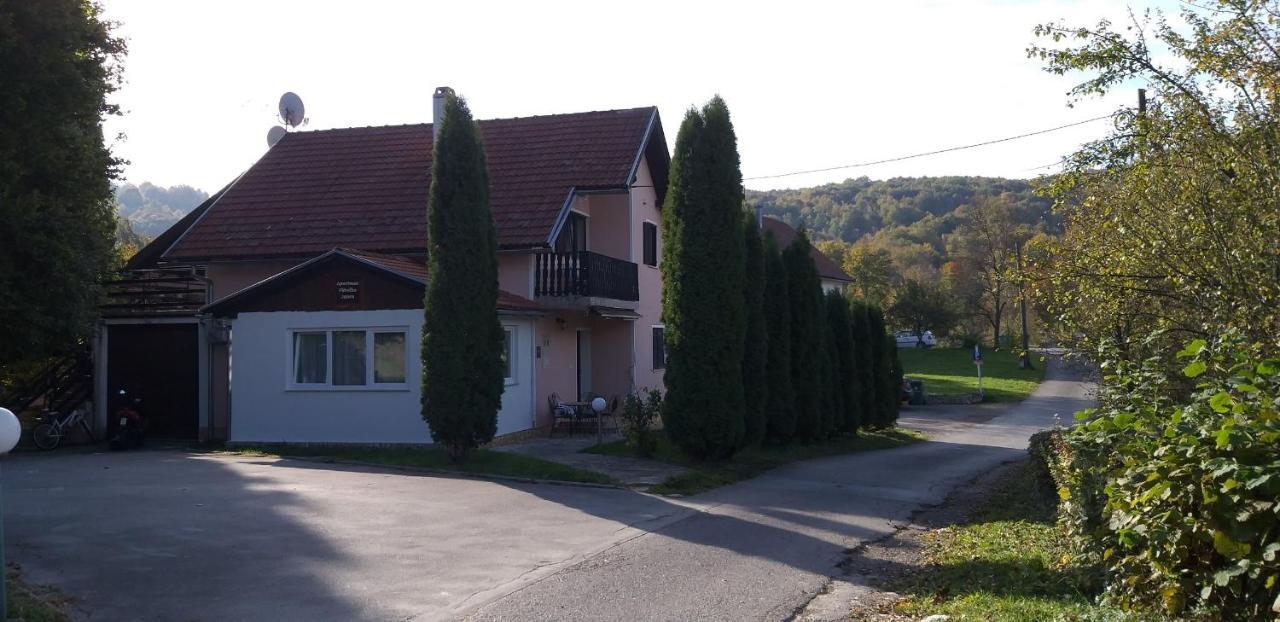 Apartman & Sobe Orhideja Smoljanac Exterior foto